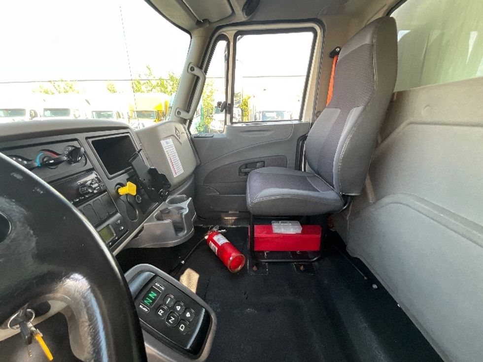 Refrigerated Truck-Light and Medium Duty Trucks-International-2019-4400-Ottawa-ON-290,603\n\t\tkm-$ 81,750 - Image 19