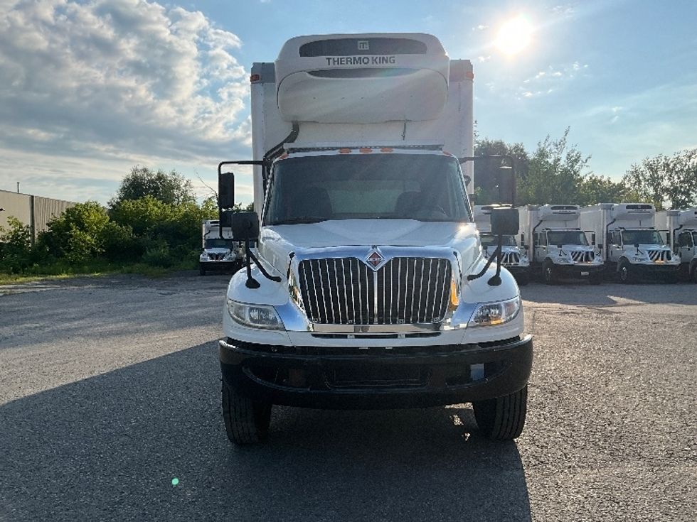 Refrigerated Truck-Light and Medium Duty Trucks-International-2019-4400-Ottawa-ON-290,603\n\t\tkm-$ 81,750 - Image 2