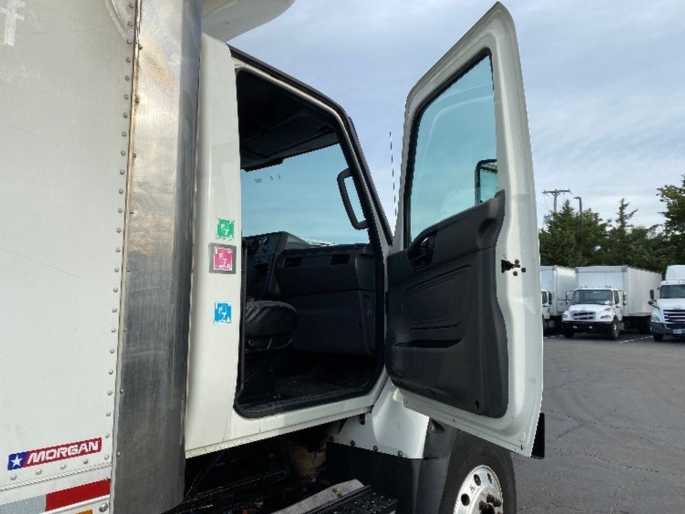 Refrigerated Truck-Light and Medium Duty Trucks-International-2019-HV613-Parsippany-NJ-385,826\n\t\tmiles-$ 69,250 - Image 19