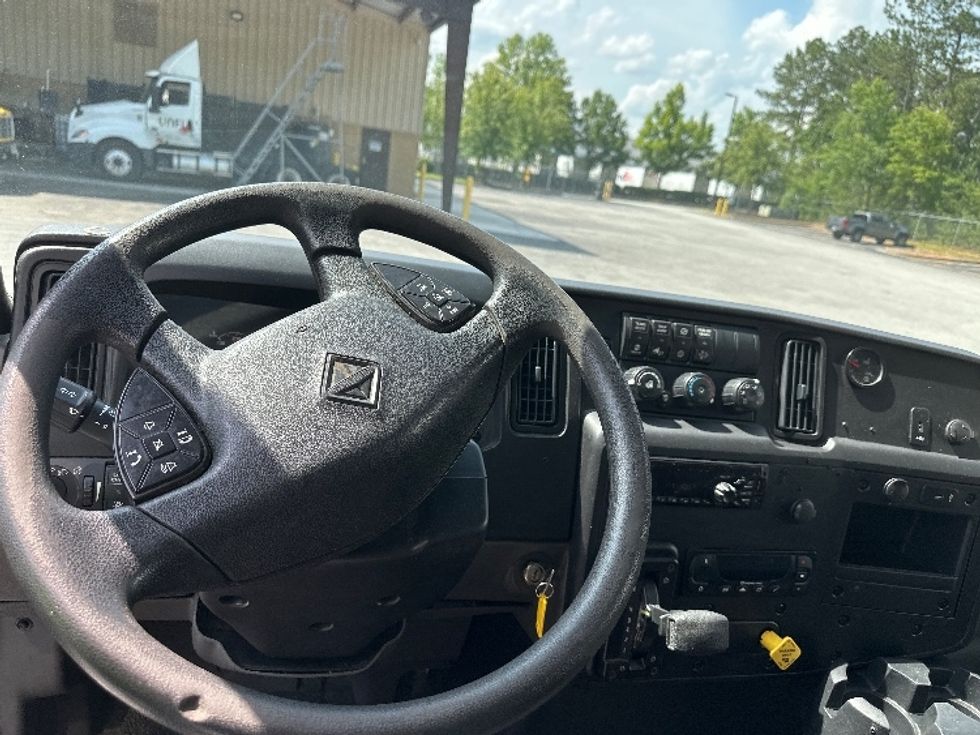 Refrigerated Truck-Light and Medium Duty Trucks-International-2019-MV607-Atlanta-GA-276,598\n\t\tmiles-$ 37,250 - Image 18