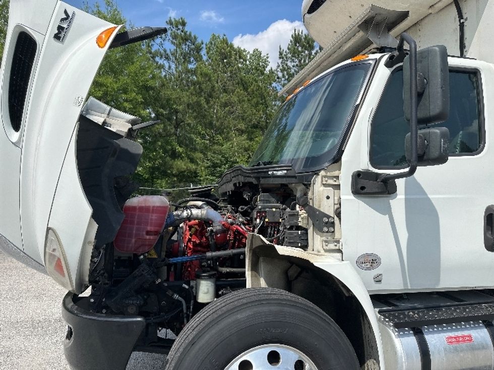 Refrigerated Truck-Light and Medium Duty Trucks-International-2019-MV607-Atlanta-GA-276,598\n\t\tmiles-$ 37,250 - Image 24