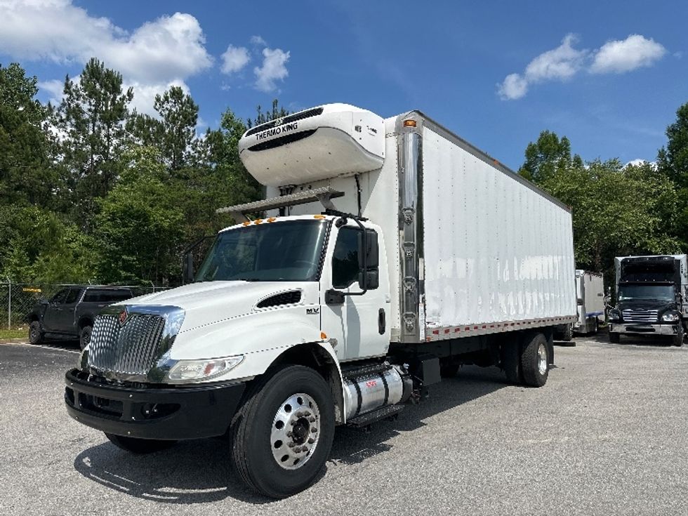 Refrigerated Truck-Light and Medium Duty Trucks-International-2019-MV607-Atlanta-GA-276,598\n\t\tmiles-$ 37,250 - Image 3