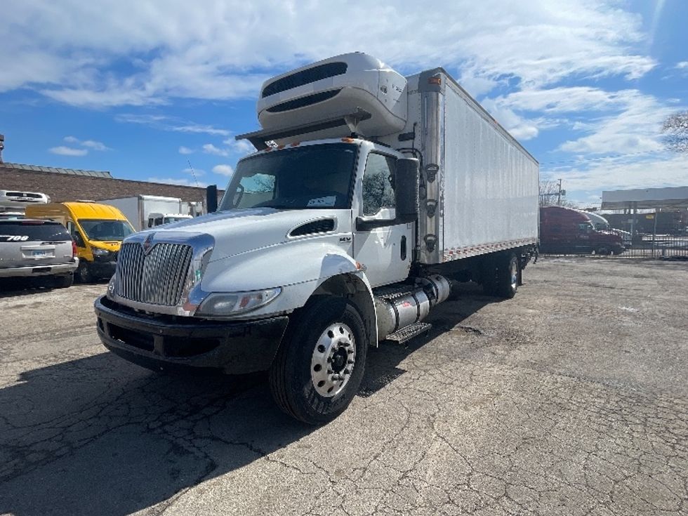 Refrigerated Truck-Light and Medium Duty Trucks-International-2019-MV607-Chicago (Melrose Park)-IL-185,374\n\t\tmiles-$ 49,250 - Image 3