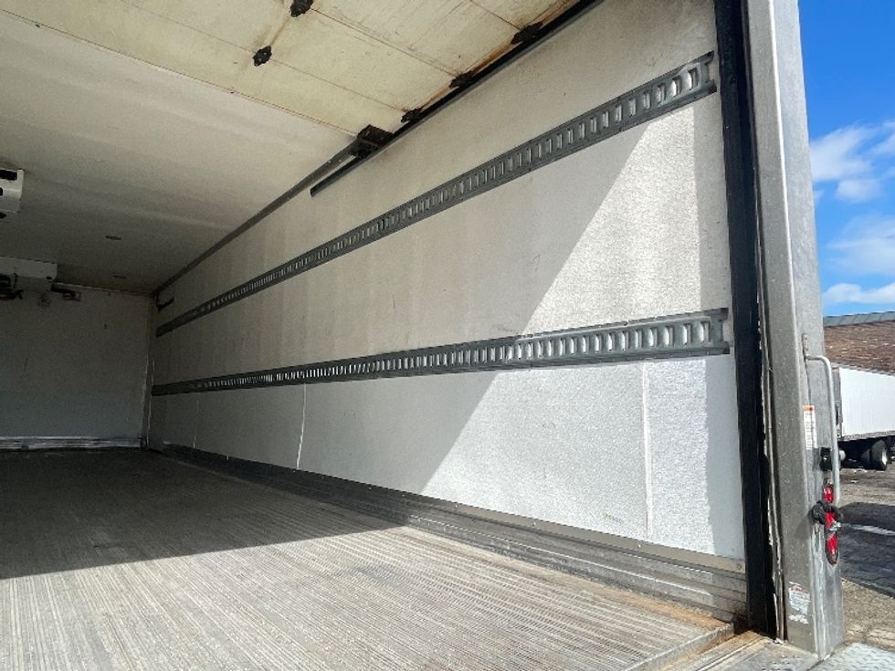 Refrigerated Truck-Light and Medium Duty Trucks-International-2019-MV607-Chicago (Melrose Park)-IL-185,374\n\t\tmiles-$ 49,250 - Image 12