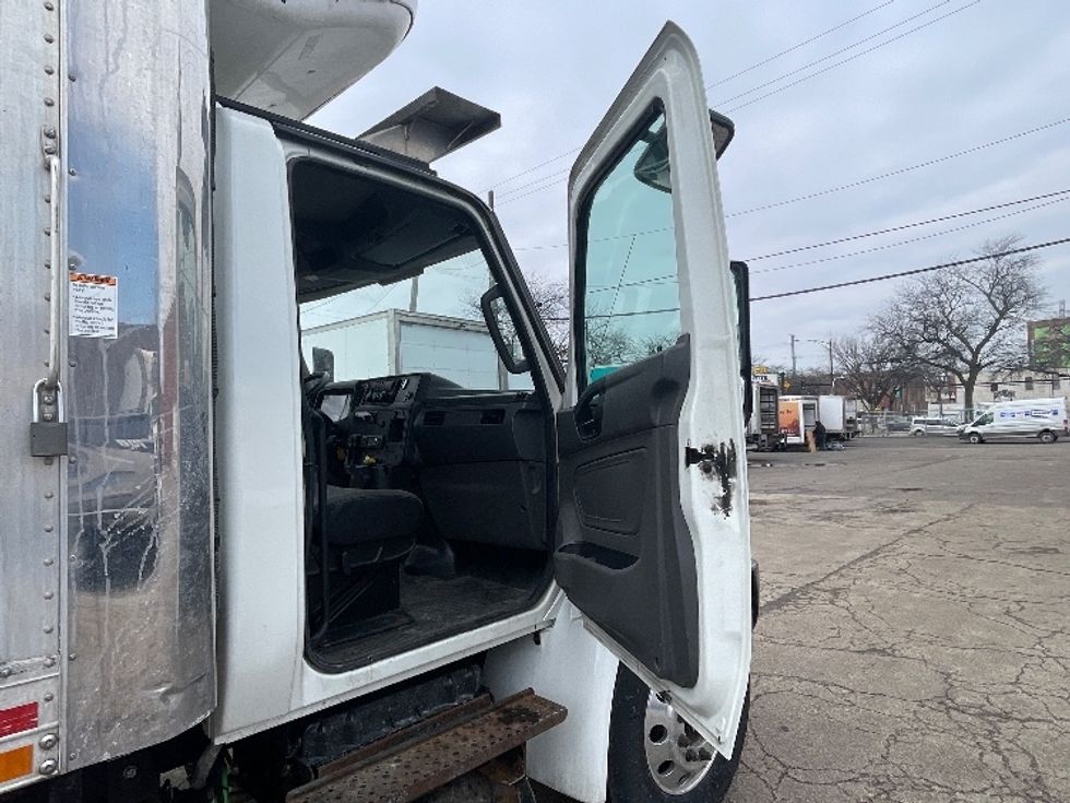 Refrigerated Truck-Light and Medium Duty Trucks-International-2019-MV607-Chicago (Melrose Park)-IL-185,374\n\t\tmiles-$ 49,250 - Image 20