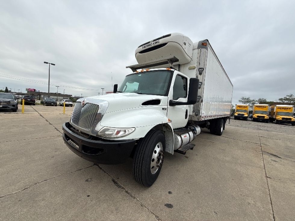 Refrigerated Truck-Light and Medium Duty Trucks-International-2019-MV607-Chicago (Melrose Park)-IL-186,784\n\t\tmiles-$ 50,250 - Image 3