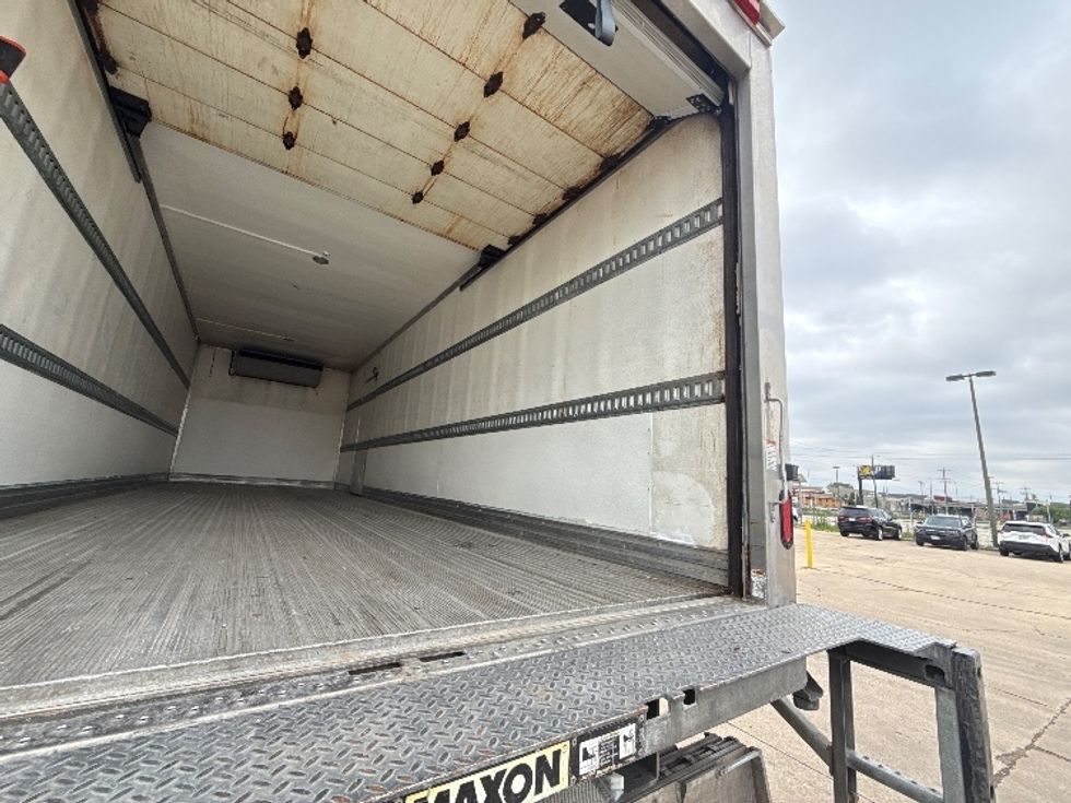 Refrigerated Truck-Light and Medium Duty Trucks-International-2019-MV607-Chicago (Melrose Park)-IL-186,784\n\t\tmiles-$ 50,250 - Image 12