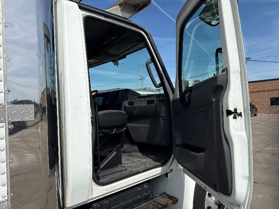 Refrigerated Truck-Light and Medium Duty Trucks-International-2019-MV607-East Chicago-IN-153,527\n\t\tmiles-$ 54,250 - Image 20