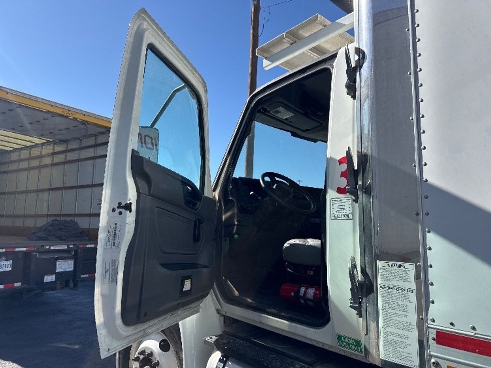 Refrigerated Truck-Light and Medium Duty Trucks-International-2019-MV607-El Paso-TX-107,200\n\t\tmiles-$ 58,750 - Image 16