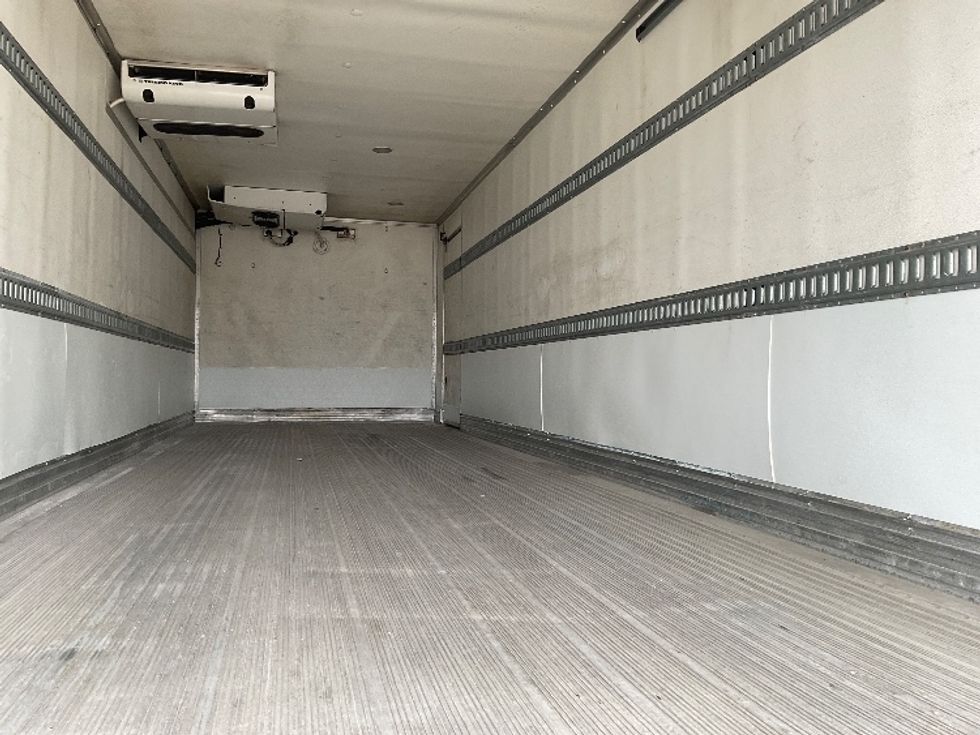 Refrigerated Truck-Light and Medium Duty Trucks-International-2019-MV607-La Porte-IN-179,575\n\t\tmiles-$ 51,250 - Image 12
