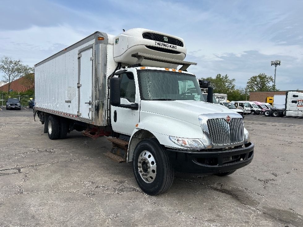 Refrigerated Truck-Light and Medium Duty Trucks-International-2019-MV607-La Porte-IN-200,582\n\t\tmiles-$ 44,000 - Image 1