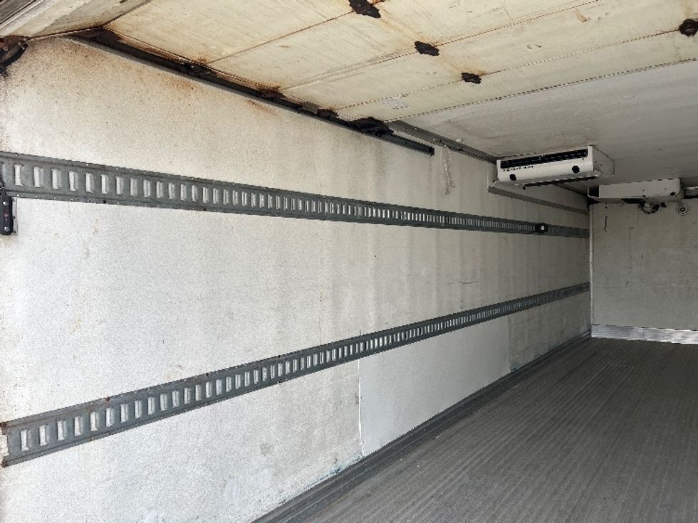 Refrigerated Truck-Light and Medium Duty Trucks-International-2019-MV607-La Porte-IN-200,582\n\t\tmiles-$ 44,000 - Image 11