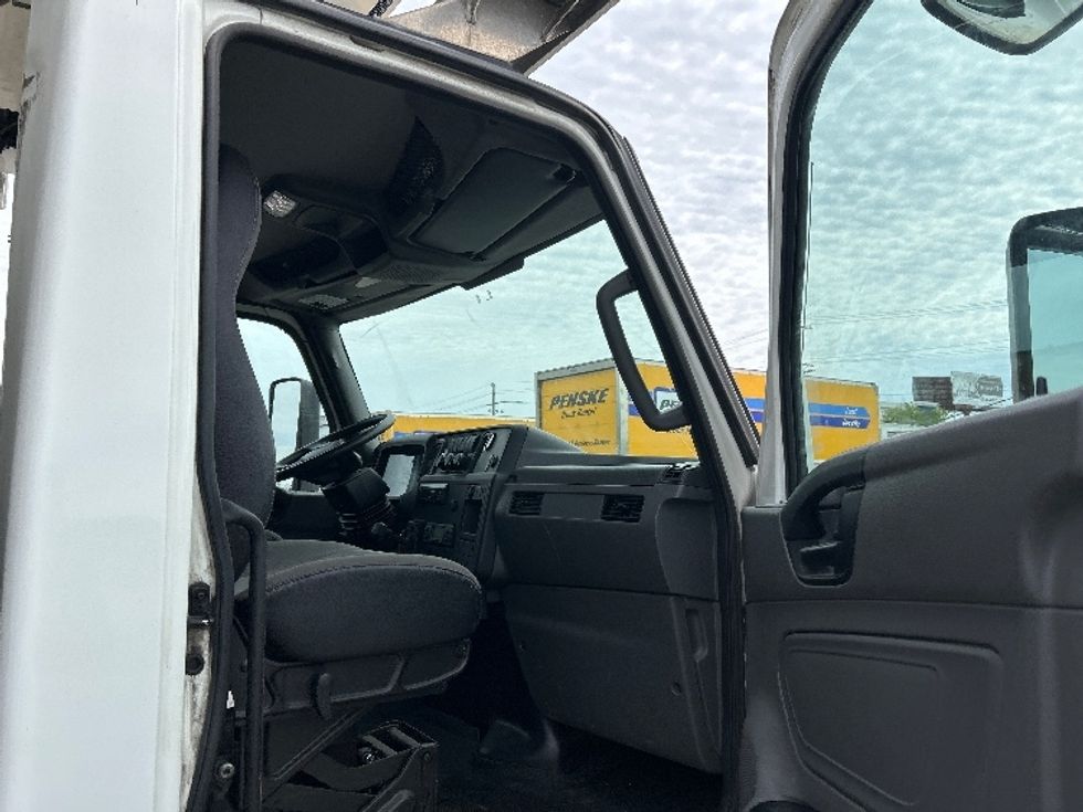 Refrigerated Truck-Light and Medium Duty Trucks-International-2019-MV607-La Porte-IN-200,582\n\t\tmiles-$ 44,000 - Image 20