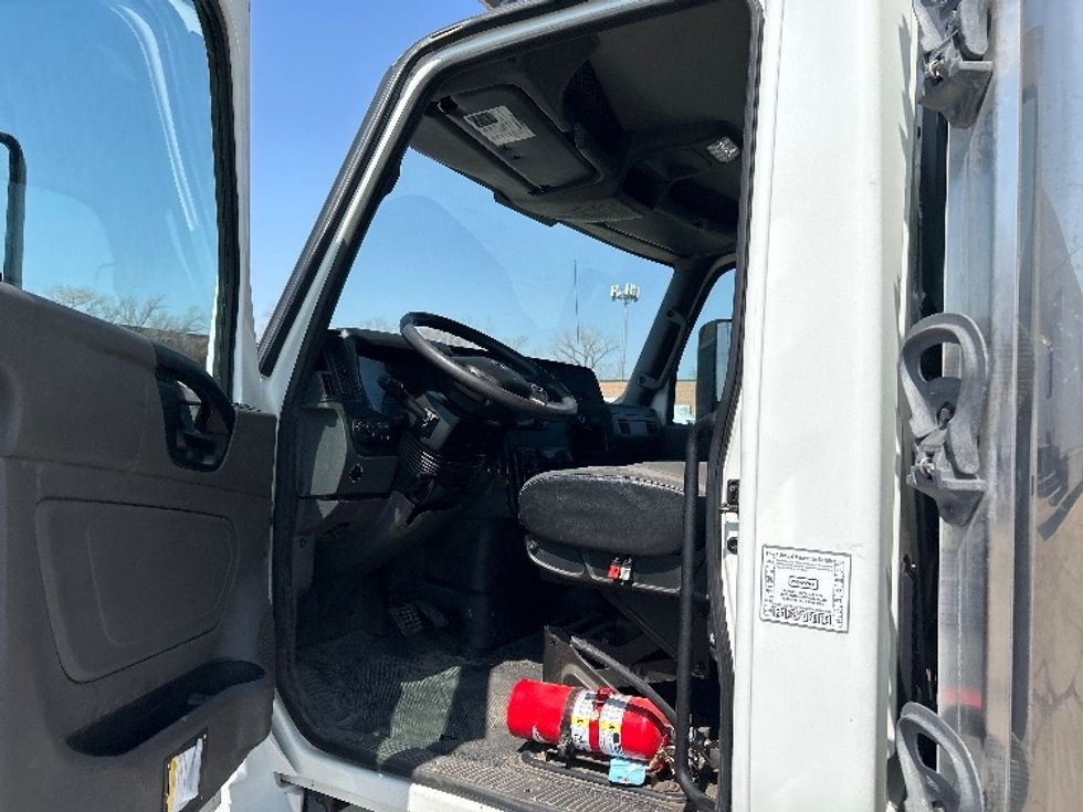Refrigerated Truck-Light and Medium Duty Trucks-International-2019-MV607-La Porte-IN-201,835\n\t\tmiles-$ 38,500 - Image 13