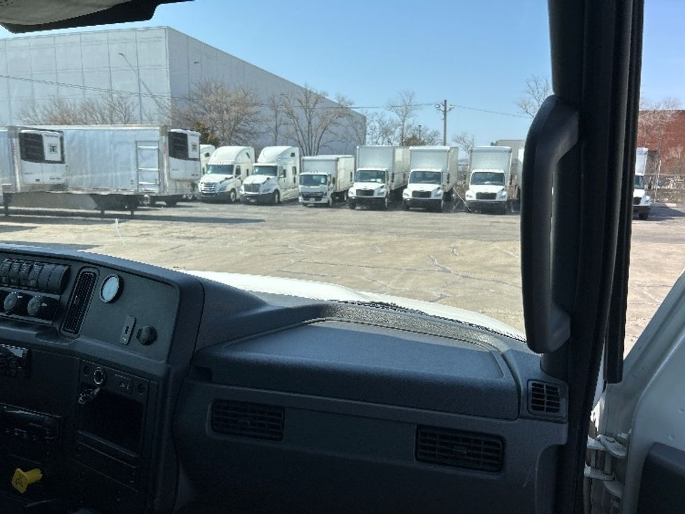 Refrigerated Truck-Light and Medium Duty Trucks-International-2019-MV607-La Porte-IN-201,835\n\t\tmiles-$ 38,500 - Image 18