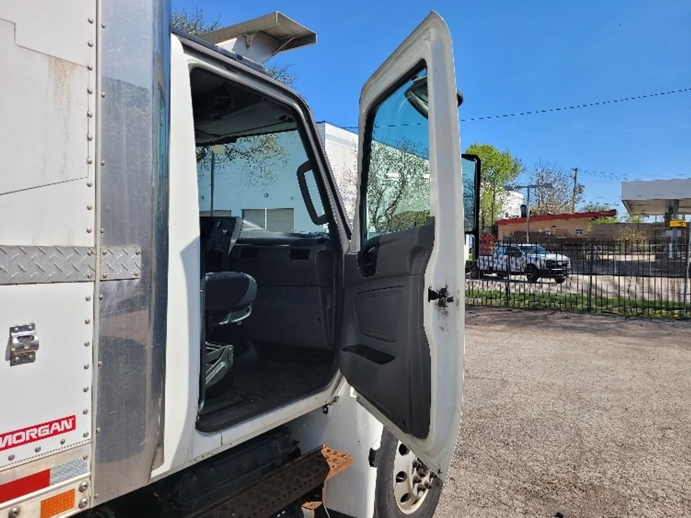 Refrigerated Truck-Light and Medium Duty Trucks-International-2019-MV607-La Porte-IN-258,329\n\t\tmiles-$ 33,750 - Image 14