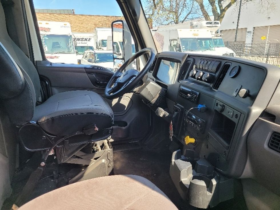 Refrigerated Truck-Light and Medium Duty Trucks-International-2019-MV607-La Porte-IN-258,329\n\t\tmiles-$ 33,750 - Image 21