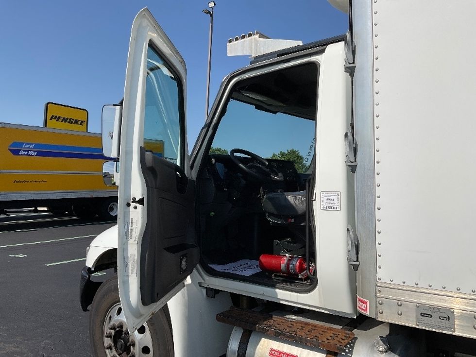 Refrigerated Truck-Light and Medium Duty Trucks-International-2019-MV607-Milwaukee-WI-285,428\n\t\tmiles-$ 31,250 - Image 16