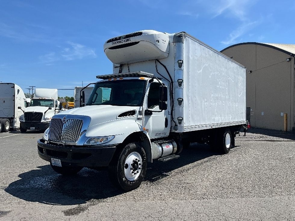 Refrigerated Truck-Light and Medium Duty Trucks-International-2019-MV607-Tacoma-WA-82,102\n\t\tmiles-$ 43,750 - Image 3