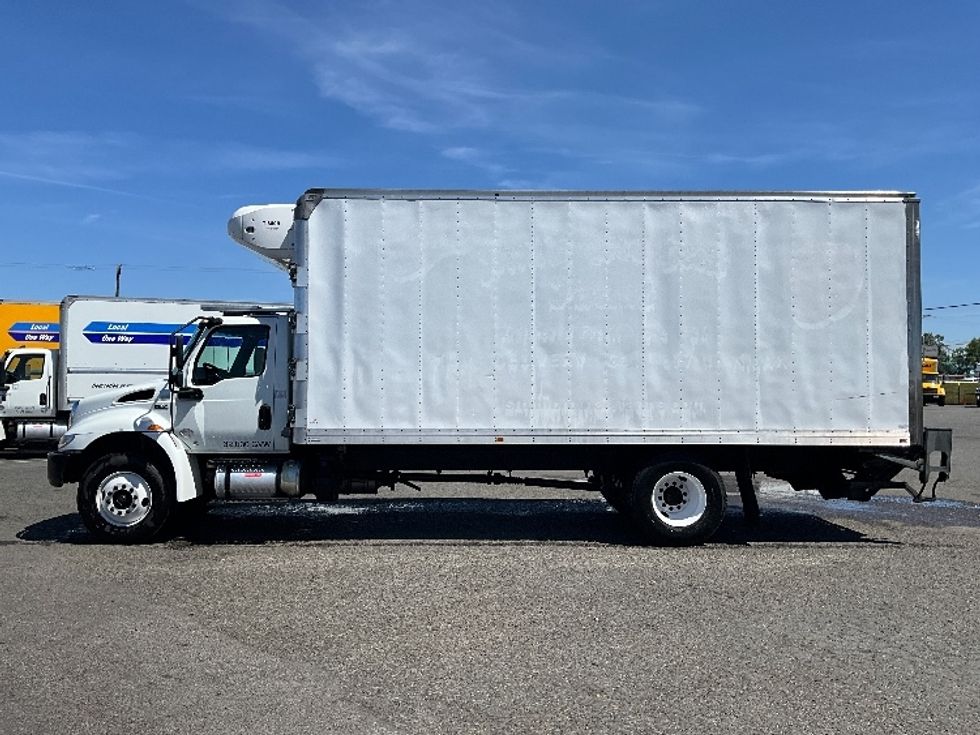 Refrigerated Truck-Light and Medium Duty Trucks-International-2019-MV607-Tacoma-WA-82,102\n\t\tmiles-$ 43,750 - Image 4