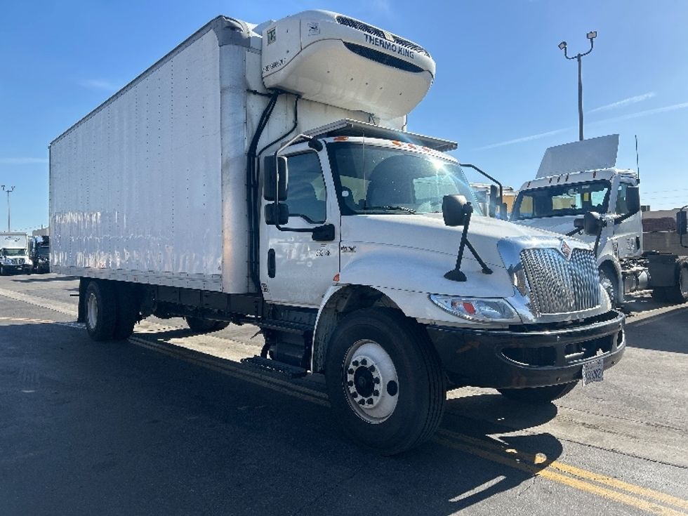 Refrigerated Truck-Light and Medium Duty Trucks-International-2019-MV607-Torrance-CA-119,720\n\t\tmiles-$ 56,000 - Image 1