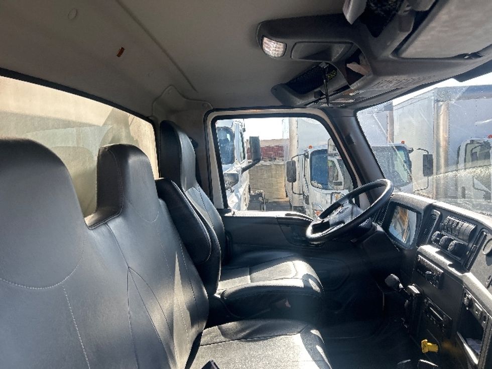 Refrigerated Truck-Light and Medium Duty Trucks-International-2019-MV607-Torrance-CA-119,720\n\t\tmiles-$ 56,000 - Image 22
