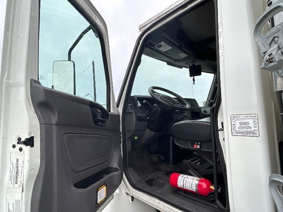 Refrigerated Truck-Light and Medium Duty Trucks-International-2019-MV607-Torrance-CA-46,385\n\t\tmiles-$ 65,250 - Image 16
