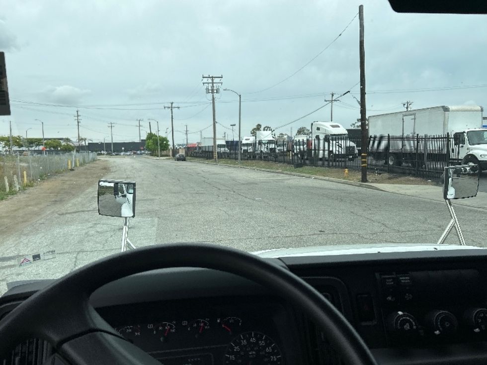 Refrigerated Truck-Light and Medium Duty Trucks-International-2019-MV607-Torrance-CA-46,385\n\t\tmiles-$ 65,250 - Image 18