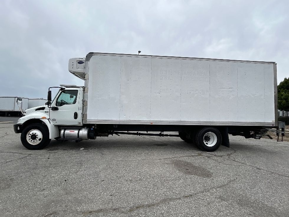Refrigerated Truck-Light and Medium Duty Trucks-International-2019-MV607-Torrance-CA-46,385\n\t\tmiles-$ 65,250 - Image 4