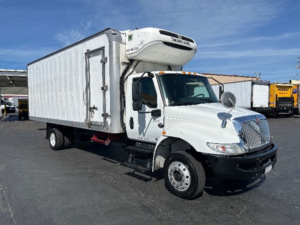 Refrigerated Truck-Light and Medium Duty Trucks-International-2019-MV607-West Sacramento-CA-125,748\n\t\tmiles-$ 47,250 - Image 1