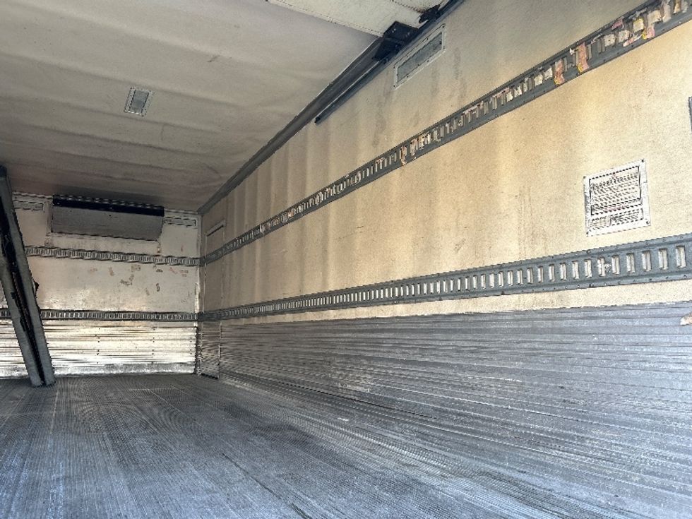 Refrigerated Truck-Light and Medium Duty Trucks-International-2019-MV607-West Sacramento-CA-125,748\n\t\tmiles-$ 47,250 - Image 11