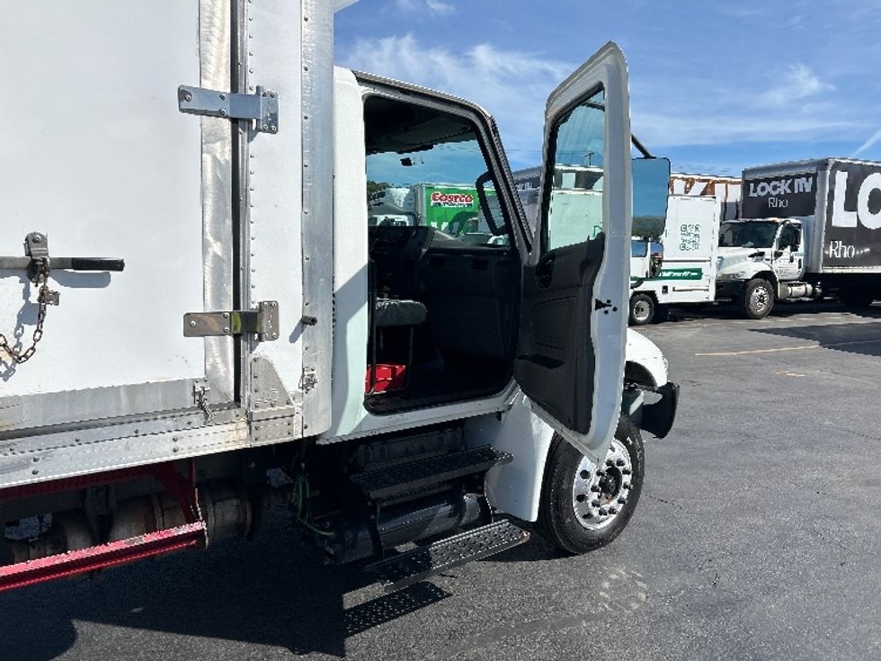 Refrigerated Truck-Light and Medium Duty Trucks-International-2019-MV607-West Sacramento-CA-125,748\n\t\tmiles-$ 47,250 - Image 19