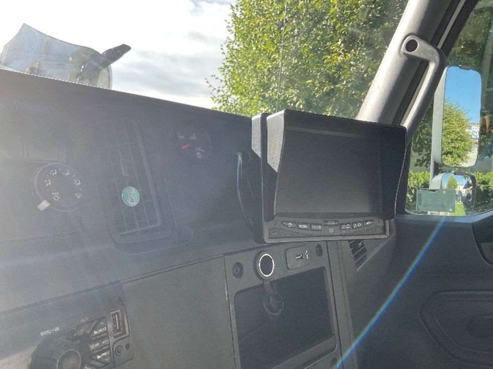 Refrigerated Truck-Light and Medium Duty Trucks-International-2019-MV607-West Valley City-UT-125,101\n\t\tmiles-$ 59,750 - Image 25