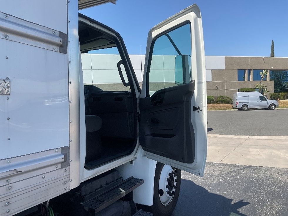 Refrigerated Truck-Light and Medium Duty Trucks-International-2020-MV607-Anaheim-CA-124,350\n\t\tmiles-$ 67,750 - Image 20