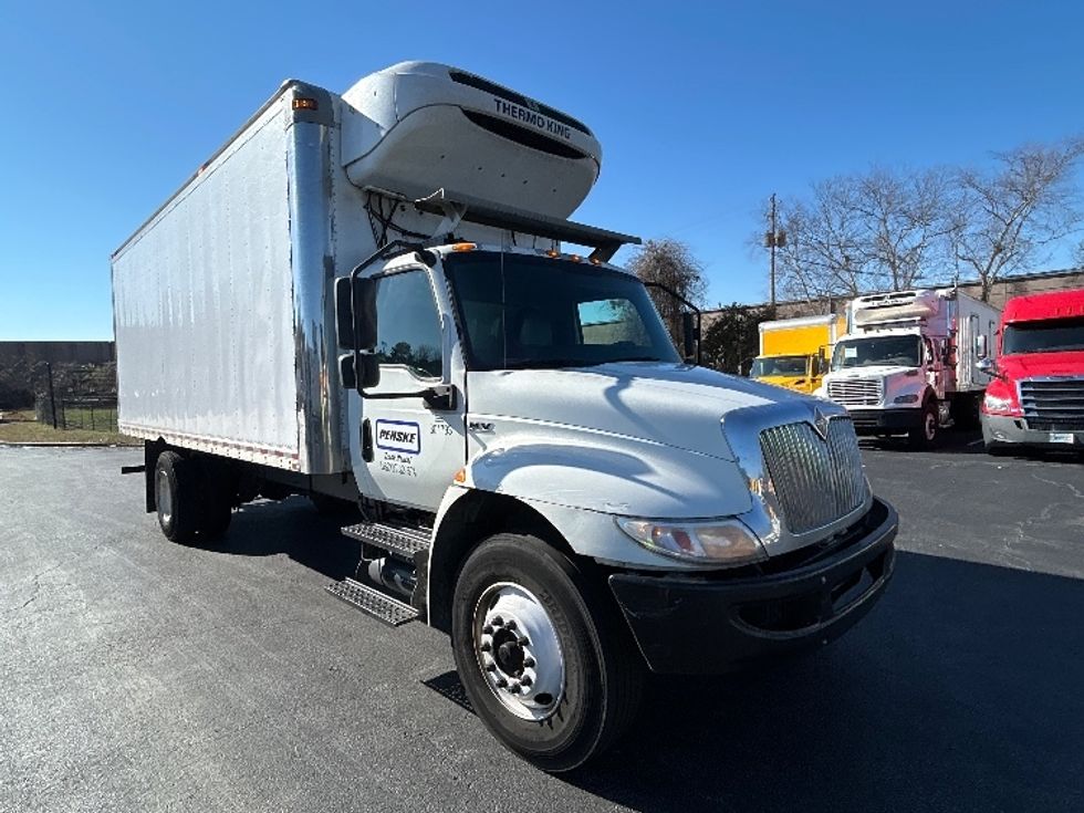 Refrigerated Truck-Light and Medium Duty Trucks-International-2020-MV607-Atlanta-GA-183,801\n\t\tmiles-$ 45,500 - Image 1