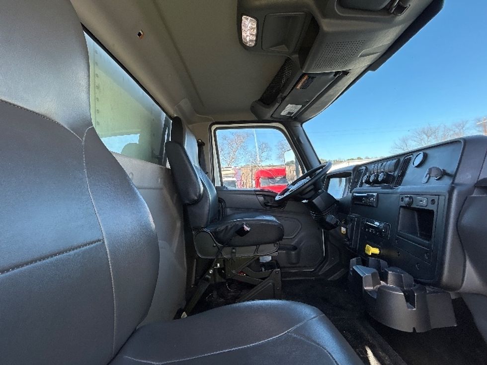 Refrigerated Truck-Light and Medium Duty Trucks-International-2020-MV607-Atlanta-GA-183,801\n\t\tmiles-$ 45,500 - Image 22