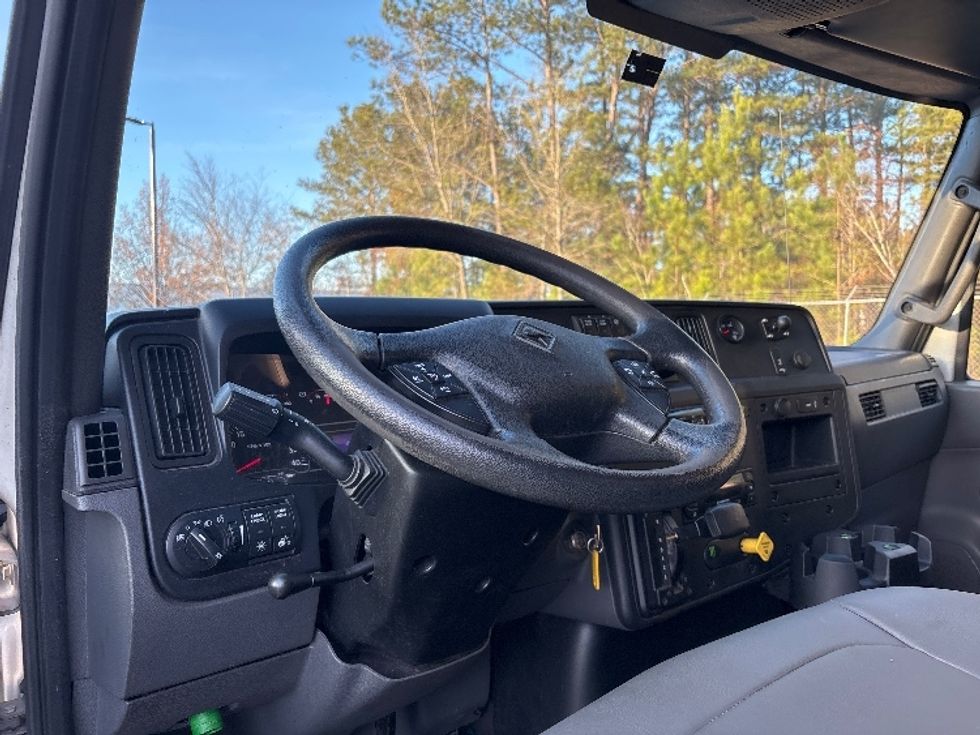 Refrigerated Truck-Light and Medium Duty Trucks-International-2020-MV607-Atlanta-GA-253,608\n\t\tmiles-$ 40,500 - Image 17