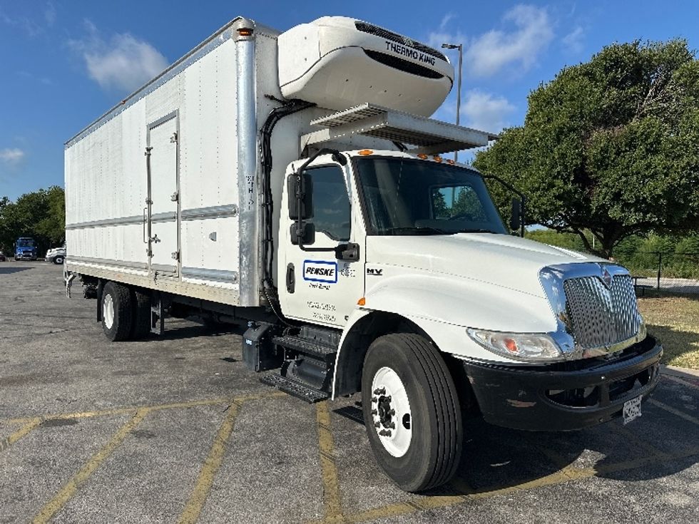 Refrigerated Truck-Light and Medium Duty Trucks-International-2020-MV607-Austin-TX-217,835\n\t\tmiles-$ 48,250 - Image 1