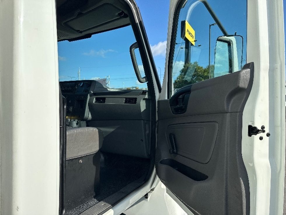 Refrigerated Truck-Light and Medium Duty Trucks-International-2020-MV607-Austin-TX-217,835\n\t\tmiles-$ 48,250 - Image 20