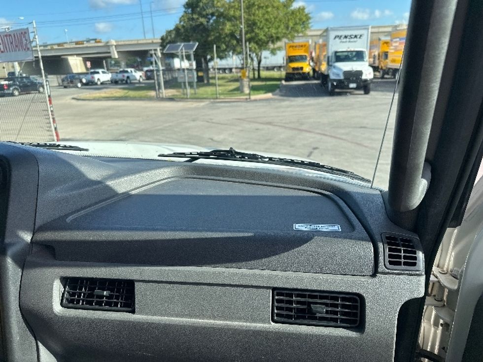 Refrigerated Truck-Light and Medium Duty Trucks-International-2020-MV607-Austin-TX-217,835\n\t\tmiles-$ 48,250 - Image 21