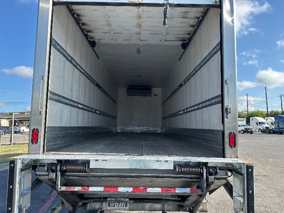 Refrigerated Truck-Light and Medium Duty Trucks-International-2020-MV607-Austin-TX-217,835\n\t\tmiles-$ 48,250 - Image 8