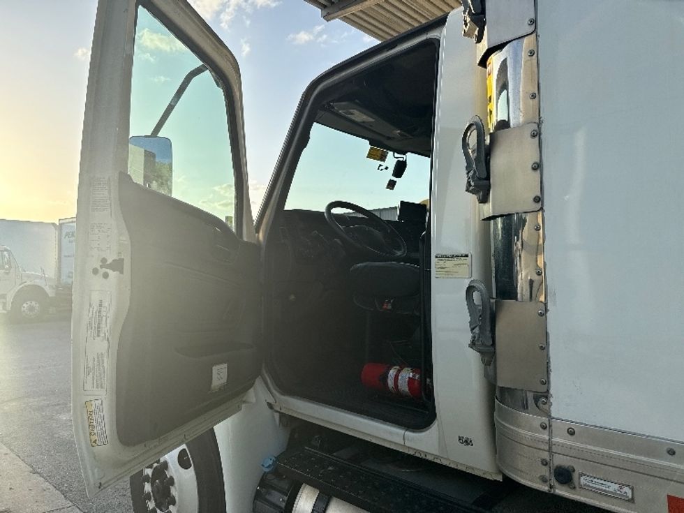Refrigerated Truck-Light and Medium Duty Trucks-International-2020-MV607-Austin-TX-226,947\n\t\tmiles-$ 40,500 - Image 16