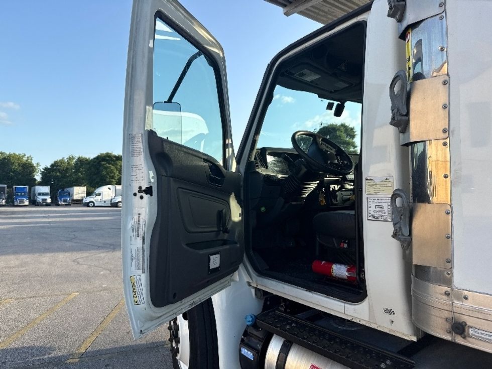 Refrigerated Truck-Light and Medium Duty Trucks-International-2020-MV607-Austin-TX-277,589\n\t\tmiles-$ 30,250 - Image 15