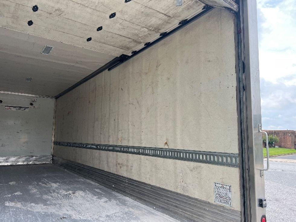 Refrigerated Truck-Light and Medium Duty Trucks-International-2020-MV607-Baltimore-MD-154,635\n\t\tmiles-$ 61,000 - Image 12