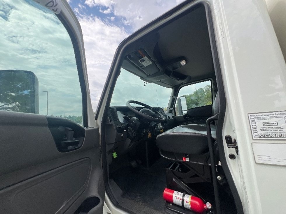 Refrigerated Truck-Light and Medium Duty Trucks-International-2020-MV607-Baltimore-MD-154,635\n\t\tmiles-$ 61,000 - Image 16