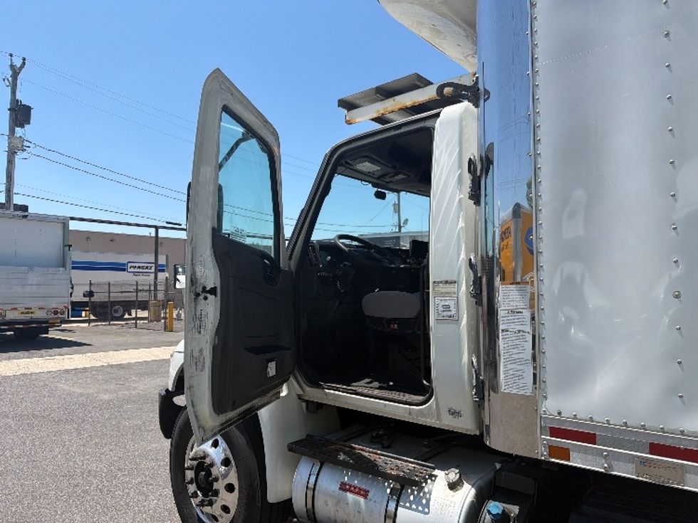 Refrigerated Truck-Light and Medium Duty Trucks-International-2020-MV607-Baltimore-MD-168,844\n\t\tmiles-$ 62,750 - Image 16