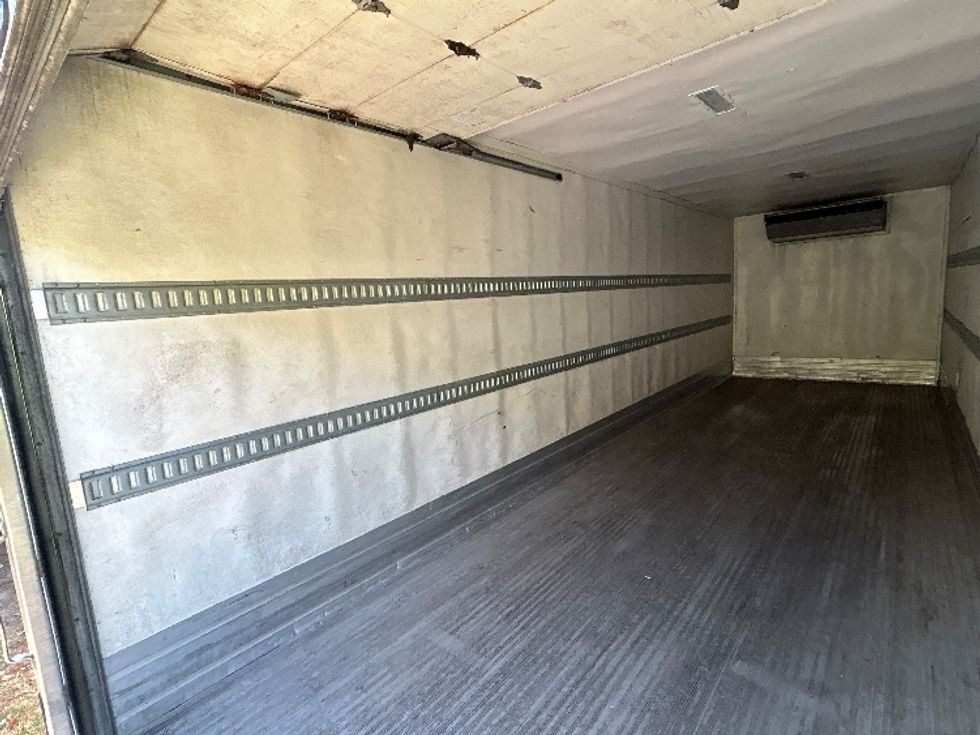 Refrigerated Truck-Light and Medium Duty Trucks-International-2020-MV607-Baltimore-MD-176,865\n\t\tmiles-$ 56,500 - Image 11