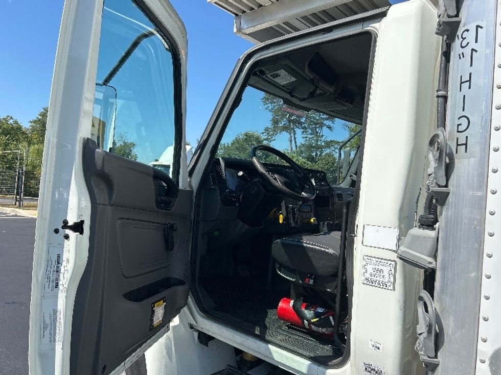 Refrigerated Truck-Light and Medium Duty Trucks-International-2020-MV607-Baltimore-MD-176,865\n\t\tmiles-$ 56,500 - Image 16