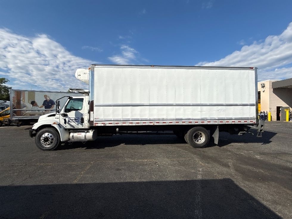 Refrigerated Truck-Light and Medium Duty Trucks-International-2020-MV607-Baltimore-MD-186,139\n\t\tmiles-$ 53,500 - Image 4
