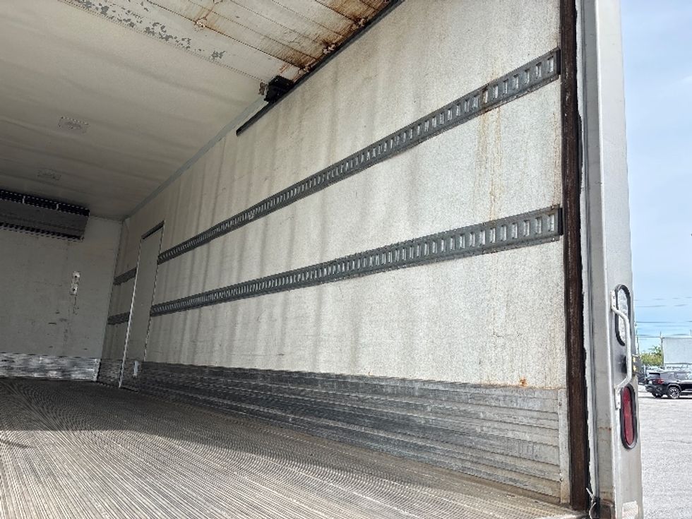 Refrigerated Truck-Light and Medium Duty Trucks-International-2020-MV607-Belleville-ON-256,350\n\t\tkm-$ 64,750 - Image 12